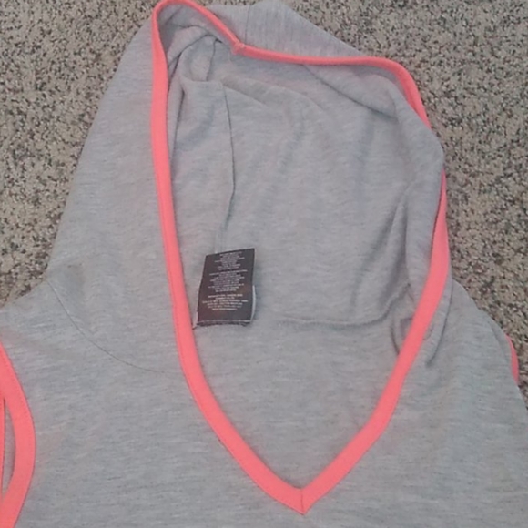 Romper - Picture 3 of 4